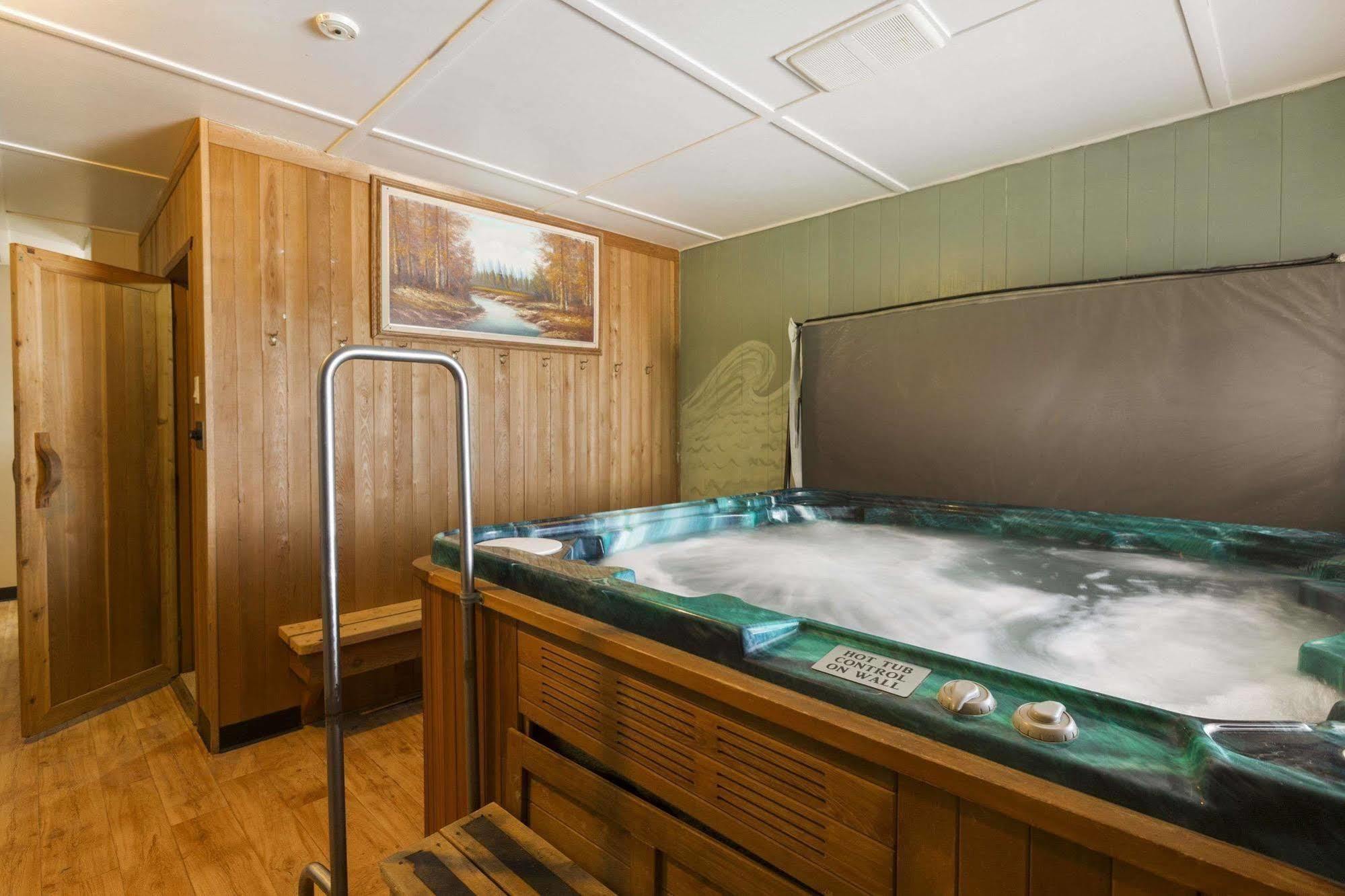 Travel Inn Cochrane מראה חיצוני תמונה